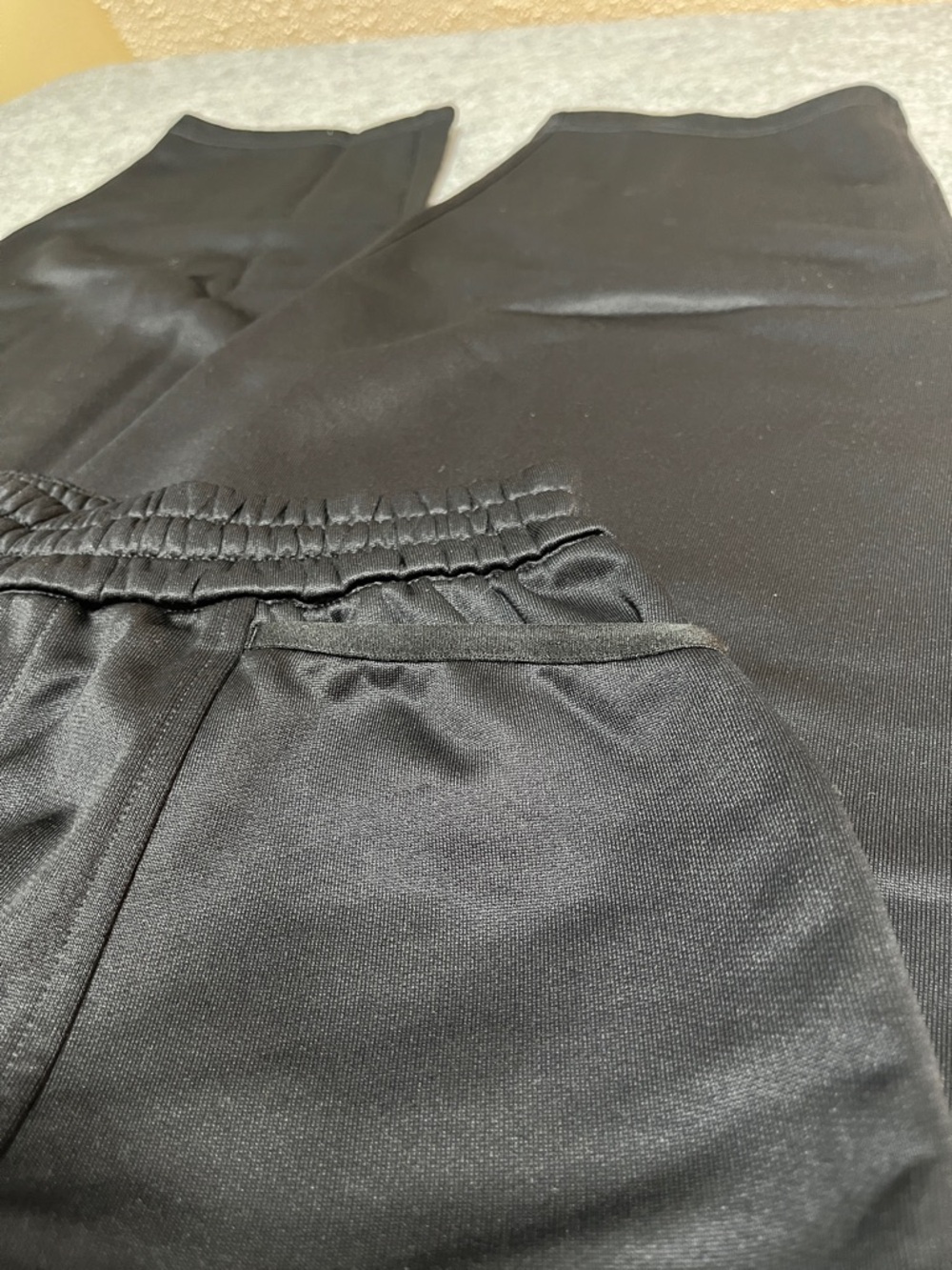 lululemon athletica Black Satin Sweatpants - Picture 5 of 8